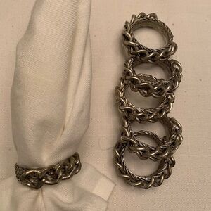 Metal chain link napkin rings silver tone